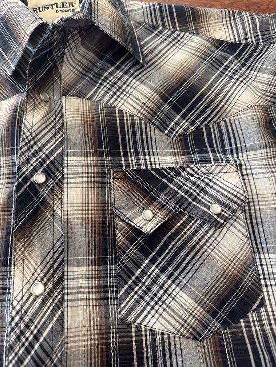 Rustler Men's Black, Gray & Brown Plaid Short-Sleeve Button-Down Shirt - Picture 6 of 7
